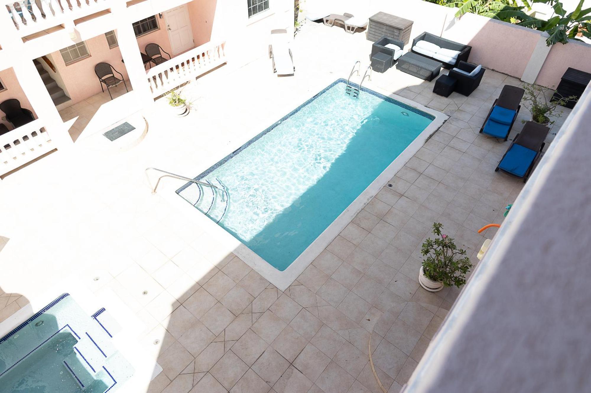 Seashades 2br 1 Full And 1 Half Bathrooms With Pool Close To Sleeps 4 Christ Church